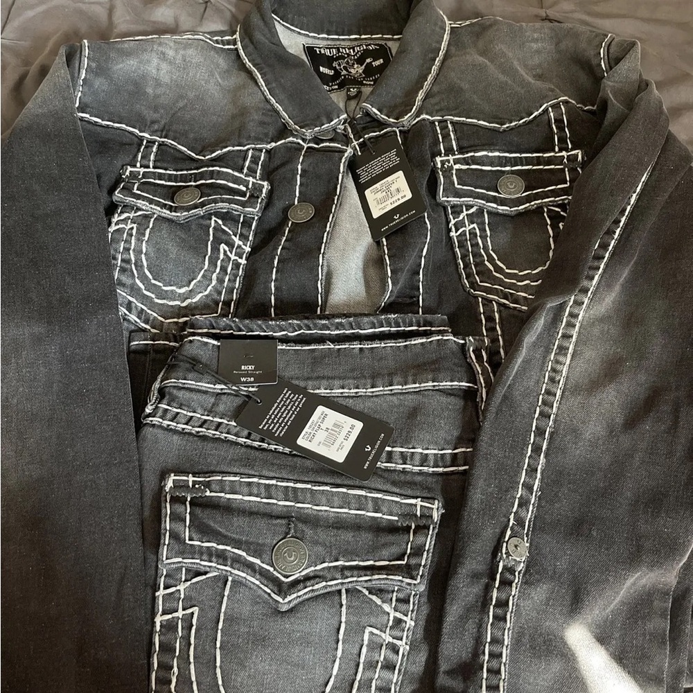 *New* TRUE RELIGION RICKY FLAP SUPER  WHT STITCH DRK GREY JEANS 38 W/ XXL JACKET